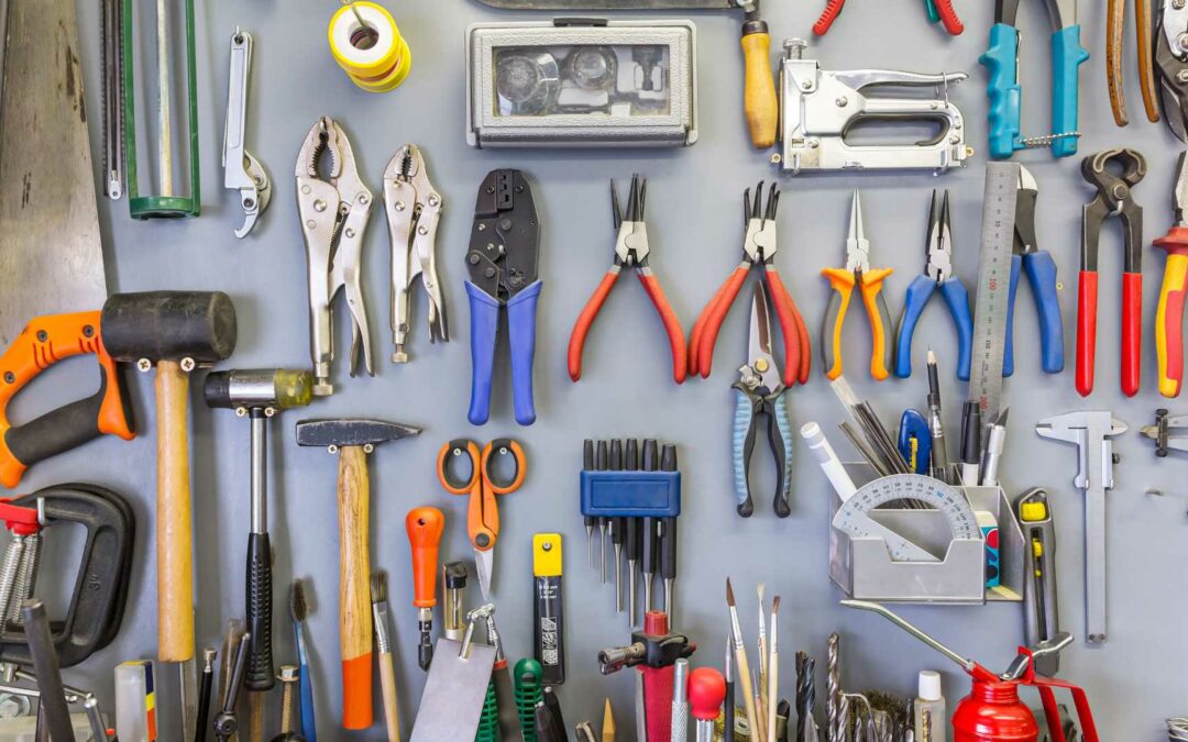 Astuces pour un atelier de bricolage organisé.